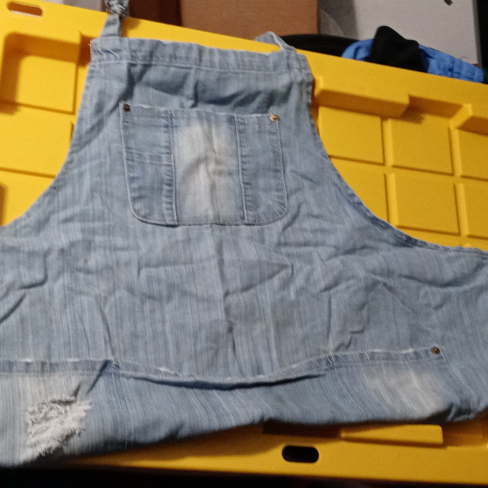 Blue jean apron. (6)